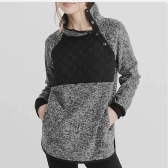 Abercrombie & Fitch Asymmetrical Snap-Up Fleece - Picture 1 of 6